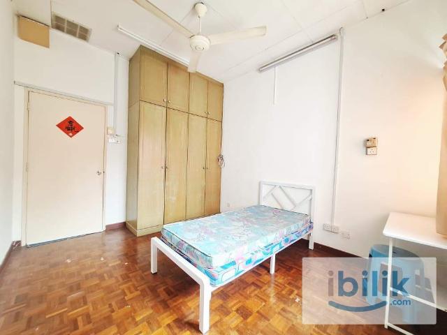 Room for rent in Petaling, Damansara Damai