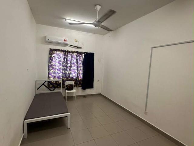 Room for rent in Petaling, Damansara Damai