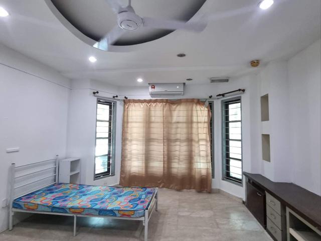 Room for rent in Petaling, Damansara Damai