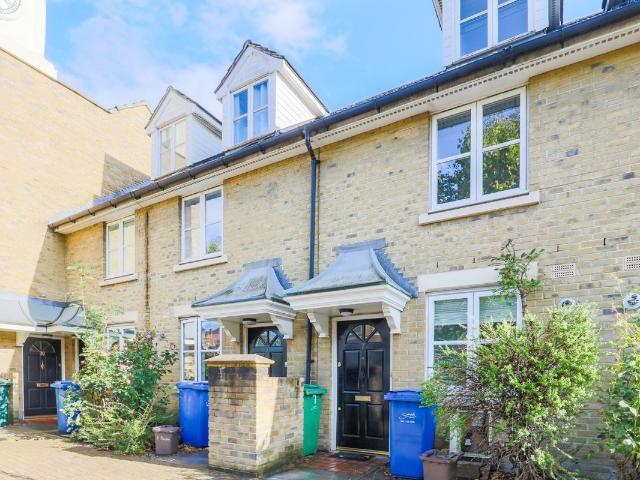 House for rent in London Borough of Southwark, Greater London