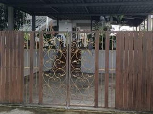 Bungalow for sale in Batu Arang