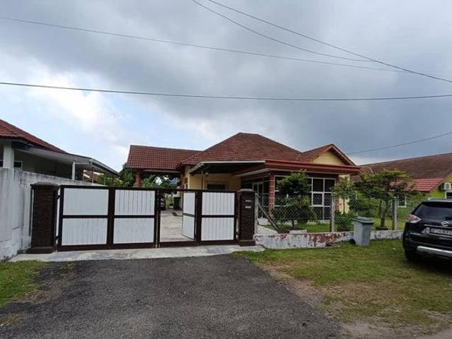 Bungalow for sale in Malaka
