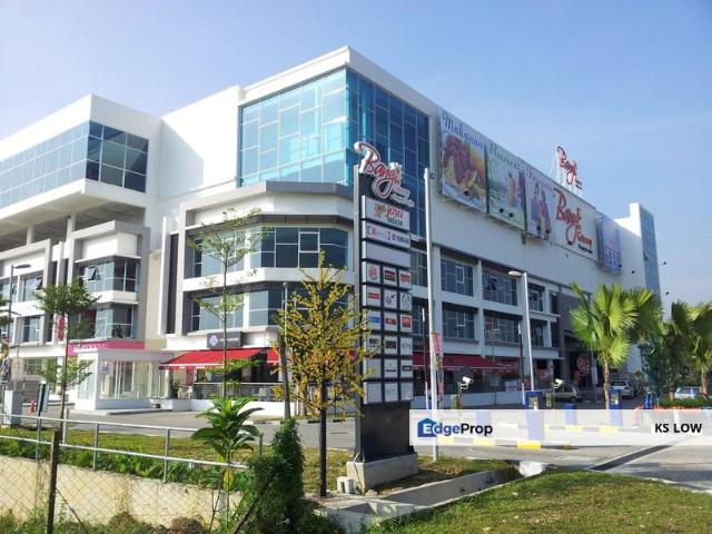Shop for rent in Kajang, Langat