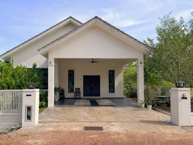 Bungalow for sale in Duyong, Malaka