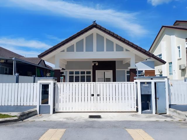 Bungalow for rent in Sendayan Village, Negeri Sembilan