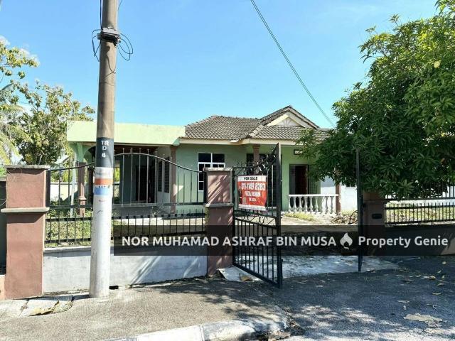 Bungalow for sale in Wellesley, Penang