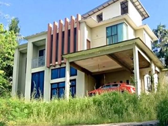 Bungalow for sale in Kuantan, Pahang