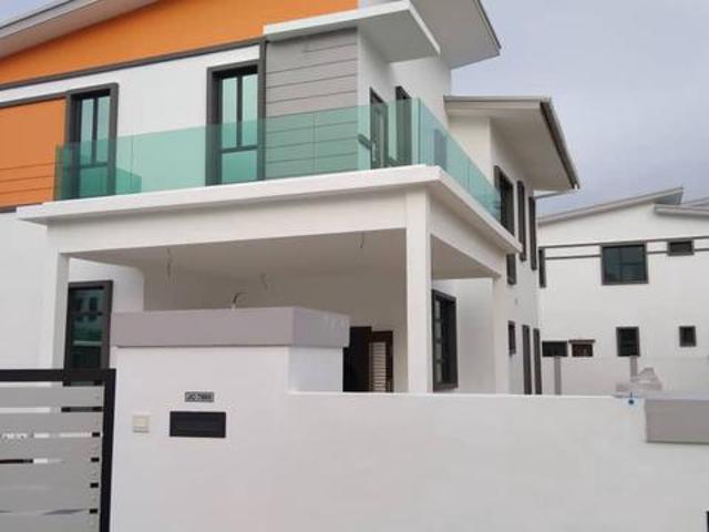 Bungalow for sale in Malaka
