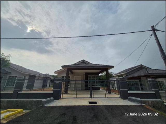 Bungalow for sale in Alor Gajah