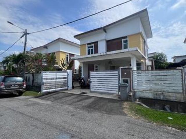 Bungalow for sale in Malaka