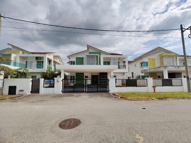 Bungalow for sale in Perak
