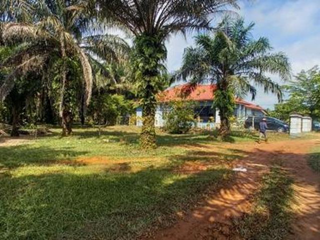 Bungalow for sale in Batu Pahat, Johor