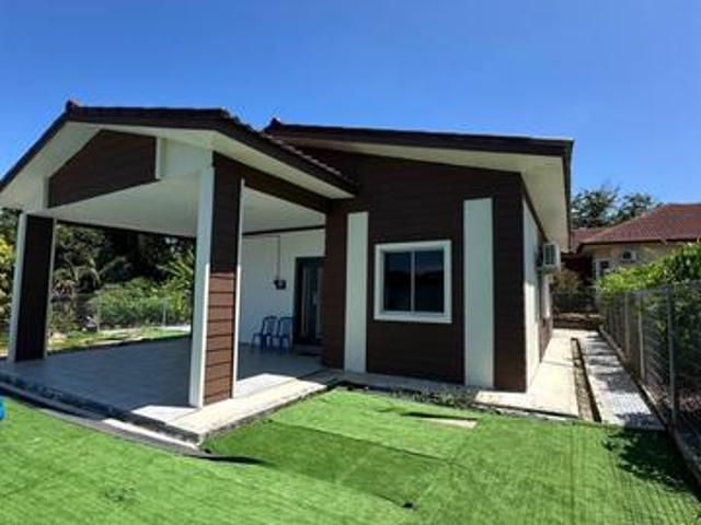 Bungalow for sale in Malaka