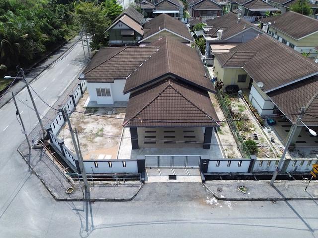 Bungalow for sale in Perak, Lekir