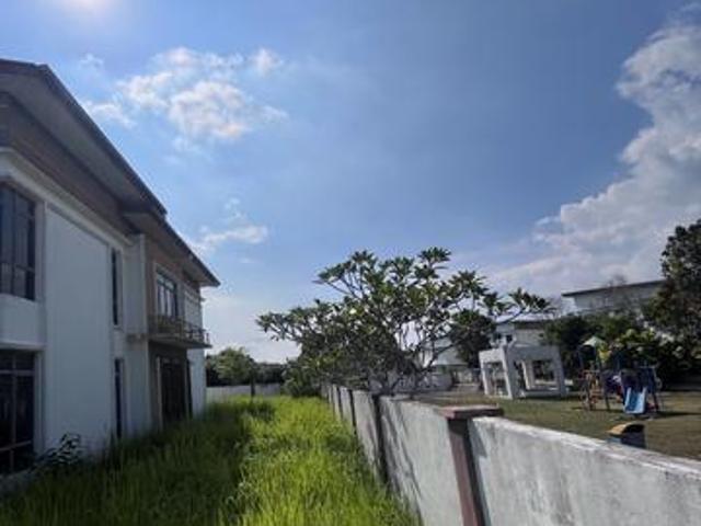 Bungalow for sale in Malaka