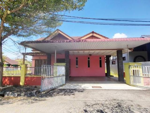 Bungalow for sale in Wellesley, Penang