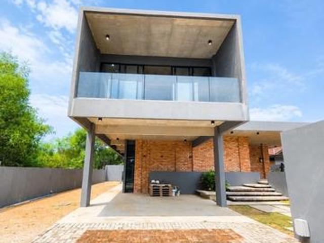 Bungalow for sale in Pekan, Pahang