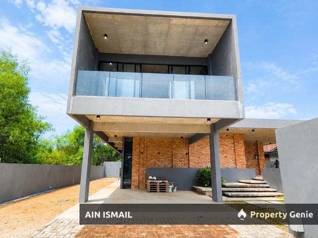 Bungalow for sale in Pekan, Pahang