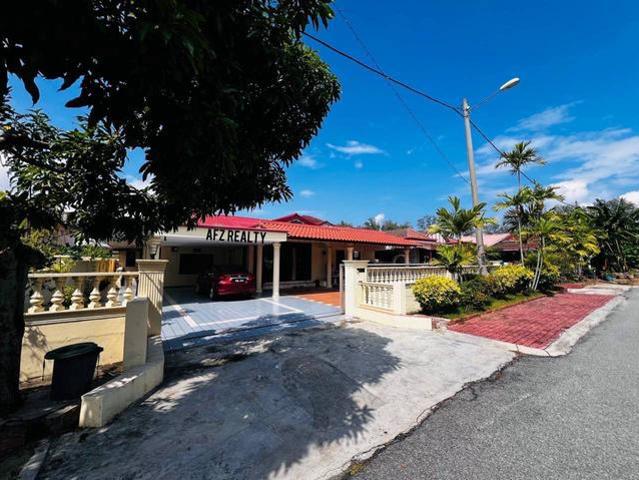 Bungalow for sale in Wellesley, Penang