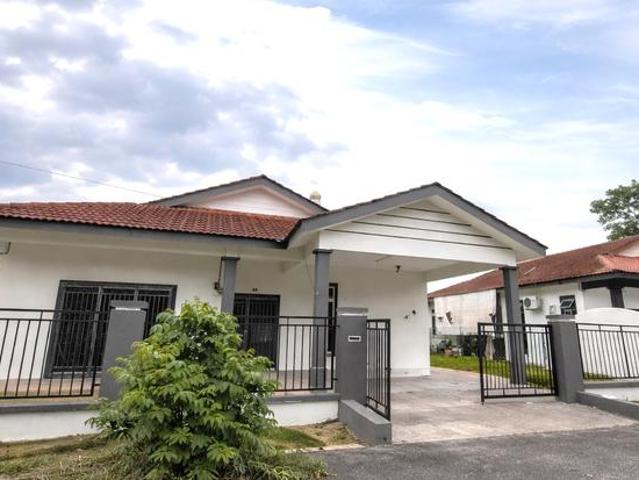 Bungalow for sale in Kluang