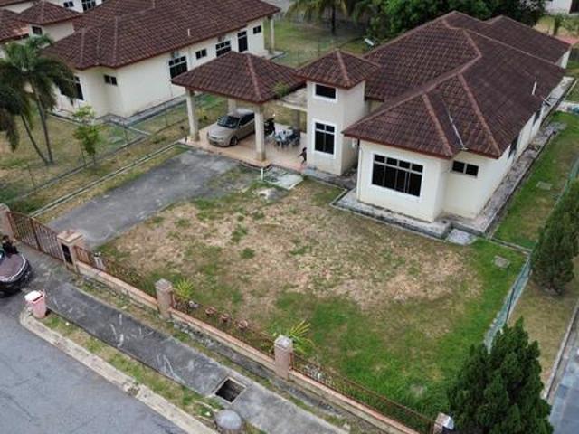 Bungalow for sale in Sendayan Village, Negeri Sembilan