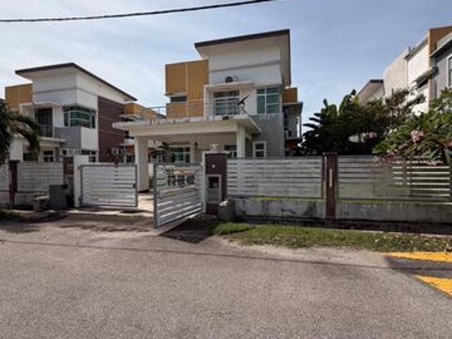 Bungalow for sale in Malaka