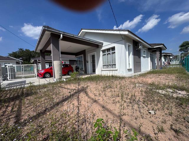 Bungalow for sale in Malaka