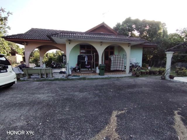 Bungalow for sale in Kuantan, Pahang