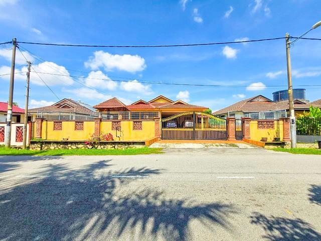 Bungalow for sale in Kajang, Langat