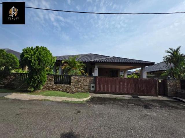 Bungalow for sale in Kuantan, Pahang