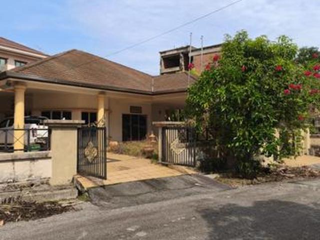 Bungalow for sale in Kuantan, Pahang