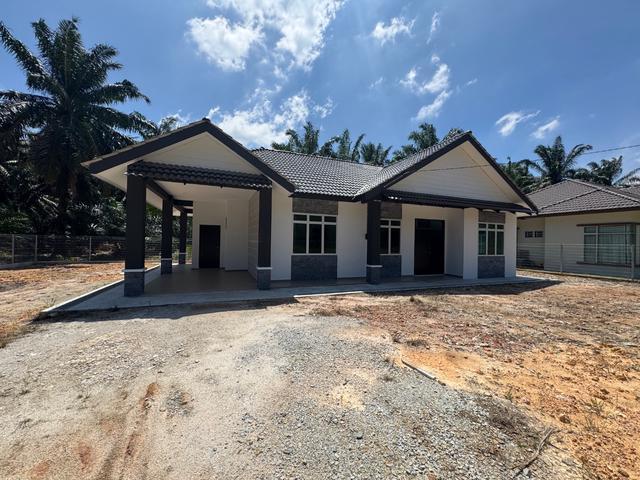 Bungalow for sale in Batu Pahat, Johor
