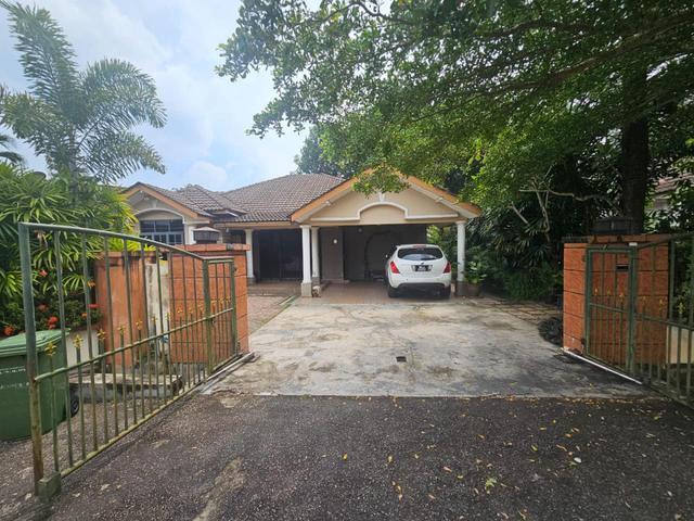Bungalow for sale in Kuantan, Pahang