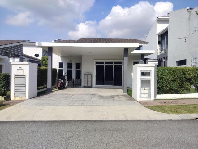 Bungalow for sale in Sendayan Village, Negeri Sembilan