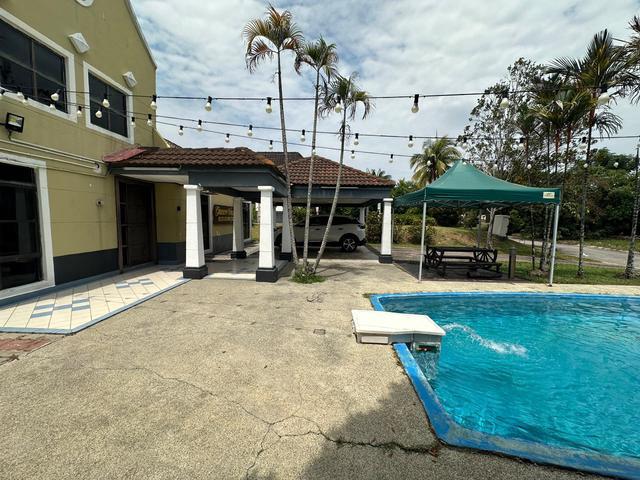 Bungalow for sale in Malaka