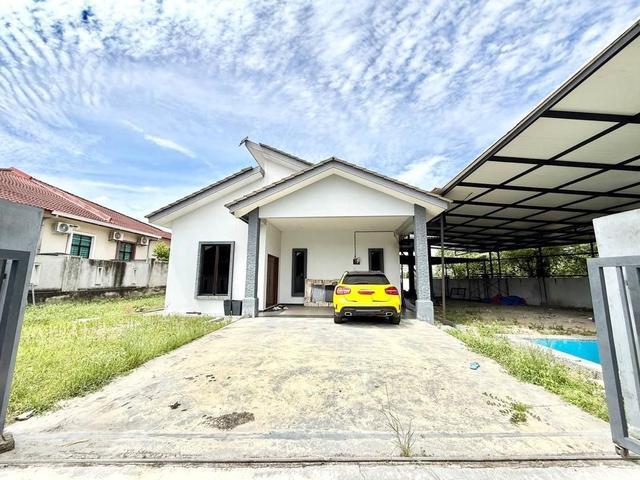 Bungalow for sale in Malaka