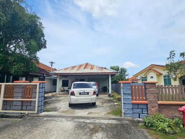 Bungalow for sale in Kangar