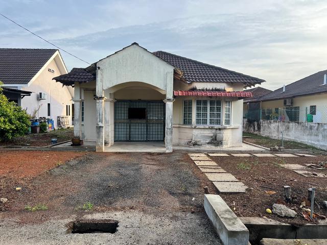 Bungalow for sale in Tanjong Karang, Selangor