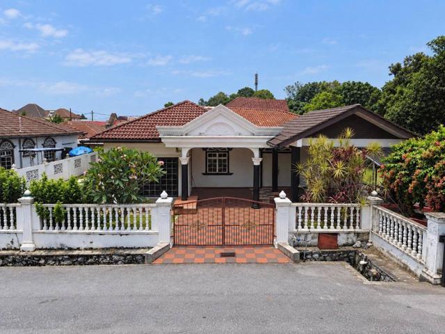 Bungalow for sale in Dengkil, Sepang
