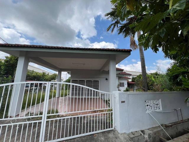 Bungalow for sale in Sungai Udang, Malaka
