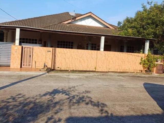 Bungalow for sale in Kuantan, Pahang