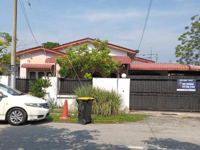 Bungalow for sale in Perak