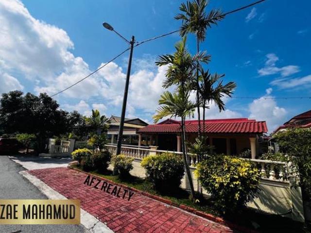 Bungalow for sale in Wellesley, Penang