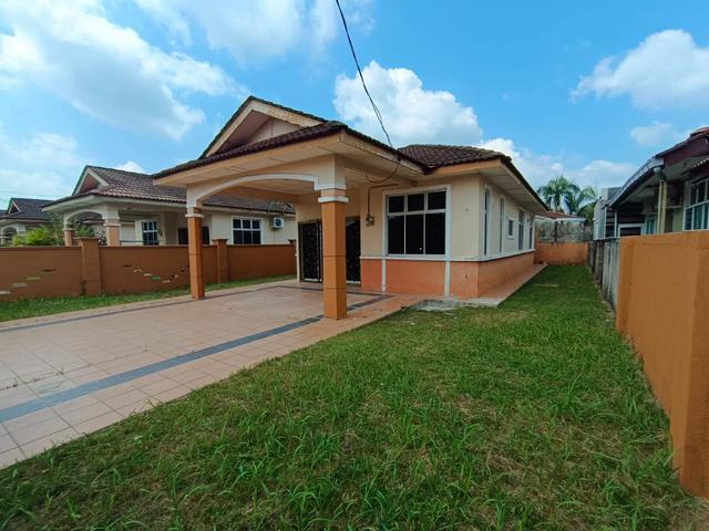 Bungalow for sale in Kuantan, Pahang