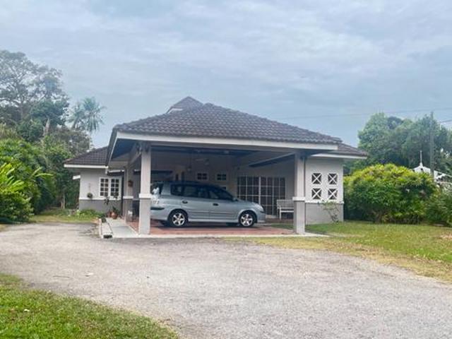 Bungalow for sale in Muar, Johor