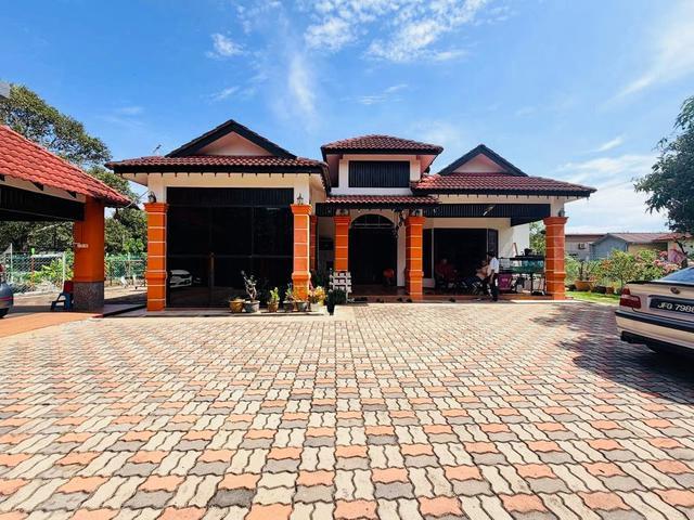 Bungalow for sale in Malaka