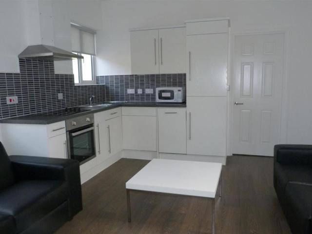 Apartment for rent in Plasnewydd, Falcon Lodge