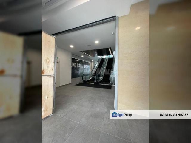 Shop for rent in Kuala Lumpur, Country Heights Damansara