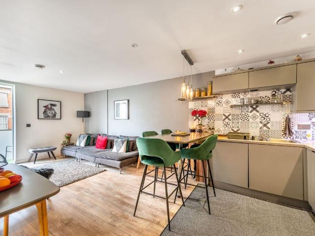 Apartment for rent in Brondesbury, Greater London