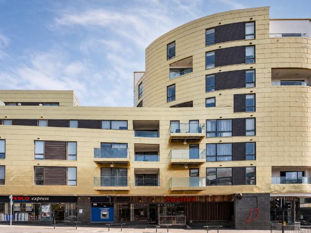 Apartment for rent in Brondesbury, Greater London
